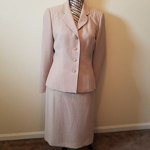 Collections for Le Suit suit